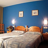 LOS ACEBOS CANGAS, HOTEL