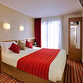 KYRIAD PARIS BERCY VILLAGE