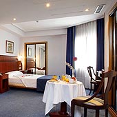 AYRE HOTEL RAMIRO I