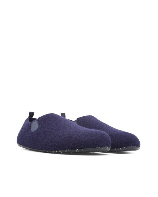 Zapatillas de casa de hombre Camper con suela efecto picado en color azul Zapatillas de casa de hombre Camper con suela efecto picado en color azul