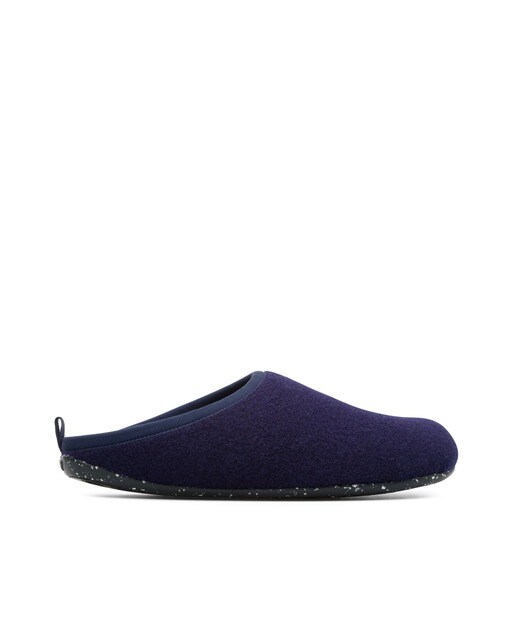 Zapatillas de casa de hombre Camper con suela efecto picado en color azul Zapatillas de casa de hombre Camper con suela efecto picado en color azul
