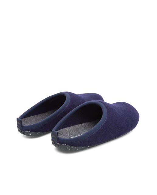 Zapatillas de casa de hombre Camper con suela efecto picado en color azul Zapatillas de casa de hombre Camper con suela efecto picado en color azul