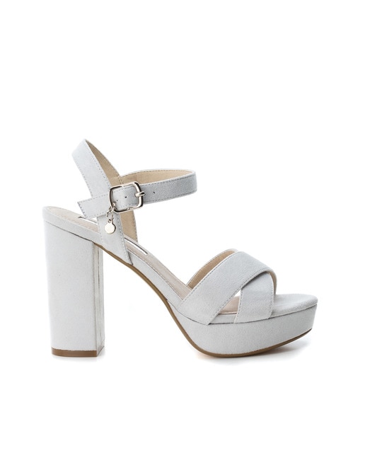 Sandalias de Mujer · Zapatos · Moda · 2 Sandalias de tacón de mujer XTI de afelpado color blan.