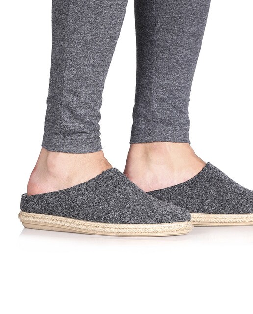 Zapatillas de casa de hombre de textil en negro Zapatillas de casa de hombre de textil en negro