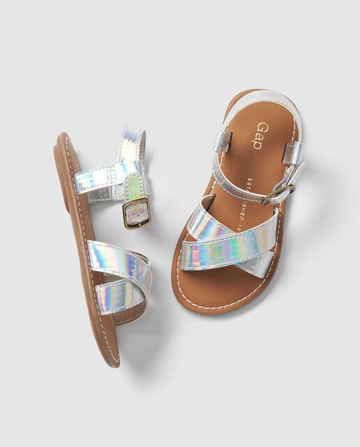 sandalias flecos niña
