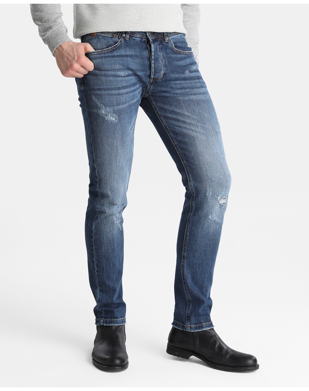 skinny fit blue jeans