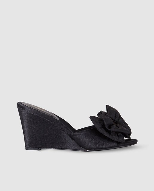 Pantufas de mulher TopPrivée de tecido acetinado pretas Pantufas de mulher TopPrivée de tecido acetinado pretas