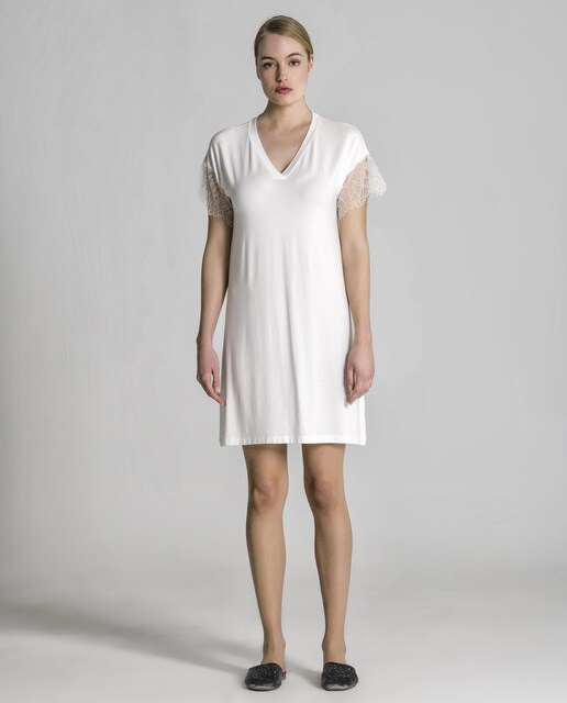 Camisa de dormir IORA com renda