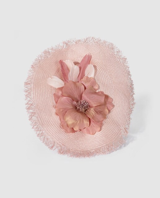 Chapéu de palha de buntal Dmaniq em tom nude com flor grande Chapéu de palha de buntal Dmaniq em tom nude com flor grande