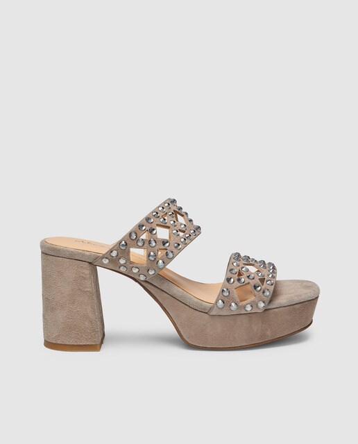 Sandálias de tacão de mulher Alma en Pena taupe com pormenor perfurado