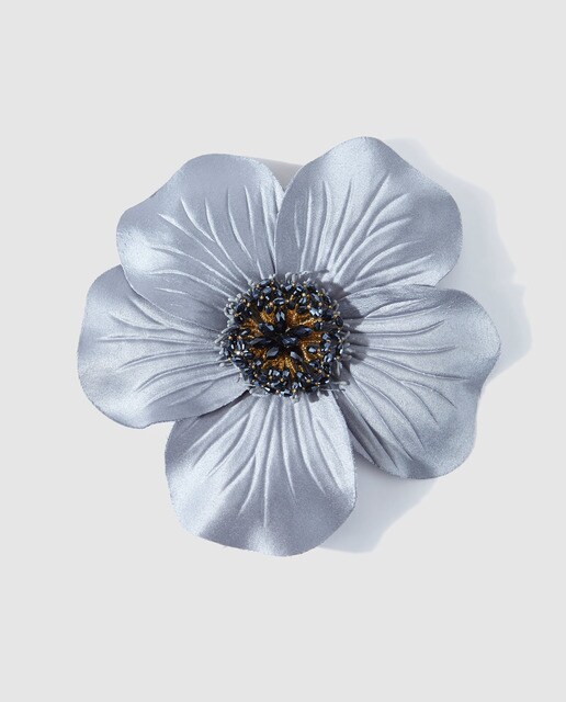 Toucado de mola Rosetta com flor grande prateada com contas Toucado de mola Rosetta com flor grande prateada com contas