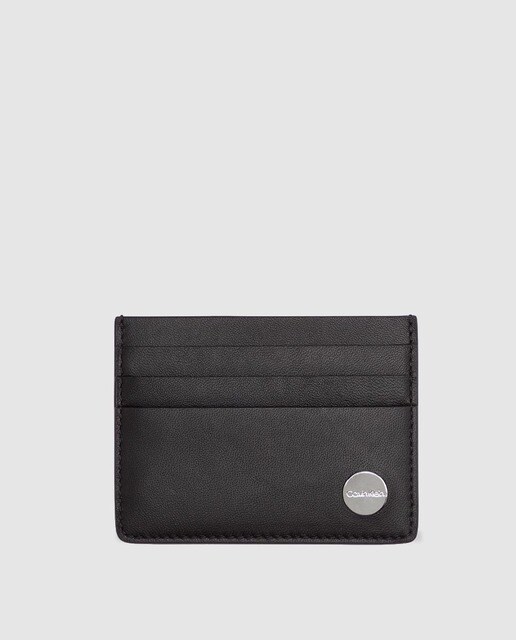 Porta-cartões de homem Calvin Klein em pele preto com aplique da marca Porta-cartões de homem Calvin Klein em pele preto com aplique da marca