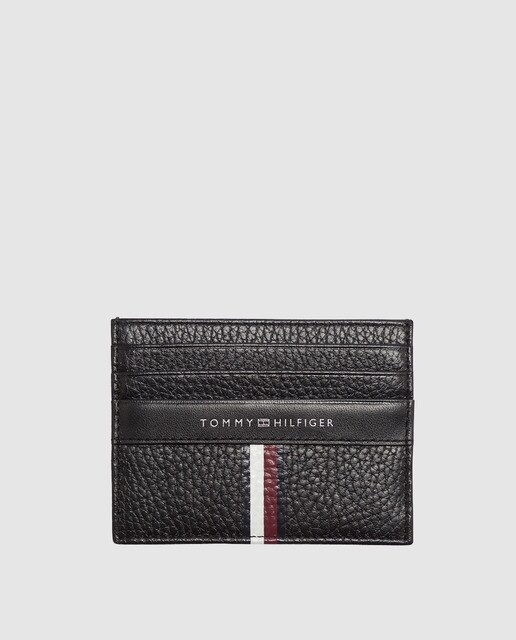 Porta-cartões de homem Tommy Hilfiger em pele preta com pormenor da marca Porta-cartões de homem Tommy Hilfiger em pele preta com pormenor da marca