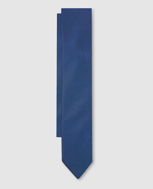 Corbata de seda básica estrecha en color azul royal Corbata de seda básica estrecha en color azul royal