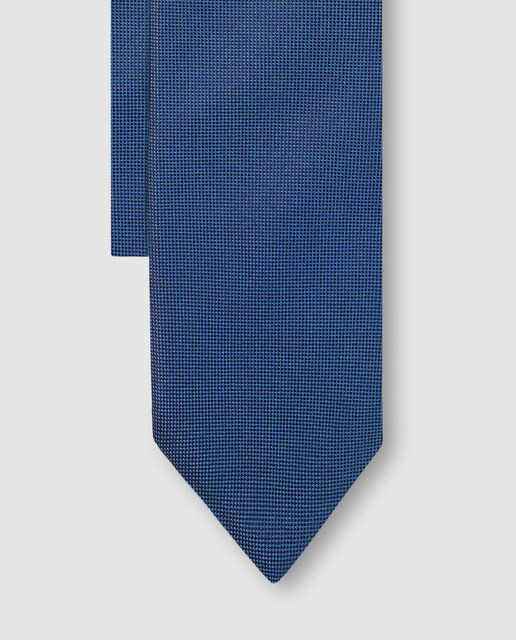 Corbata de seda básica estrecha en color azul royal Corbata de seda básica estrecha en color azul royal