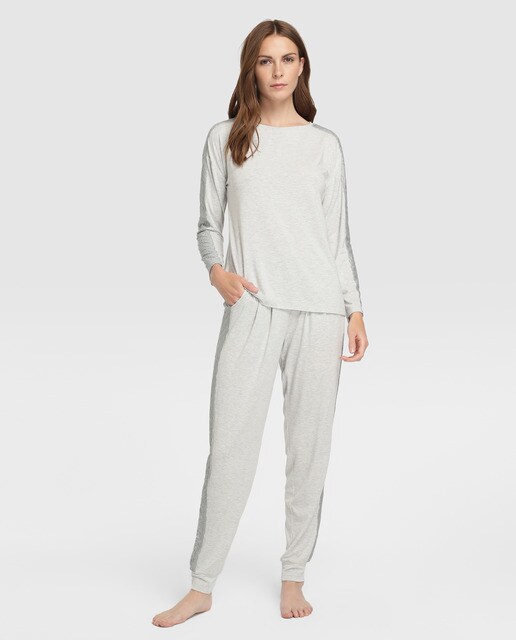 Pijama completo com renda cinzento Pijama completo com renda cinzento