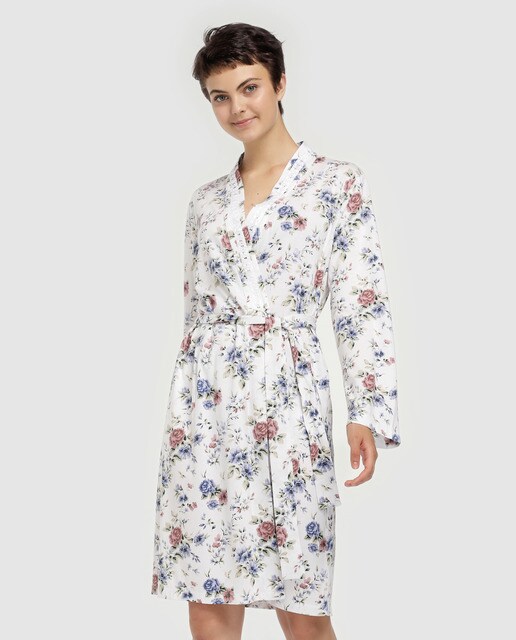 Robe curto de mulher com estampado floral Robe curto de mulher com estampado floral