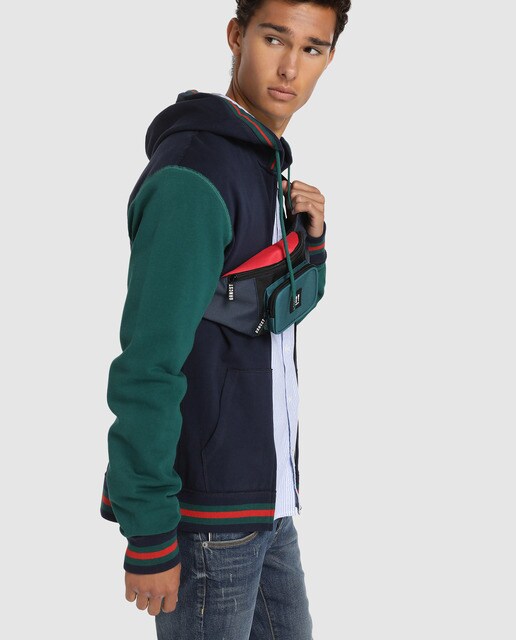 Chaqueta deportiva de hombre con capucha Chaqueta deportiva de hombre con capucha