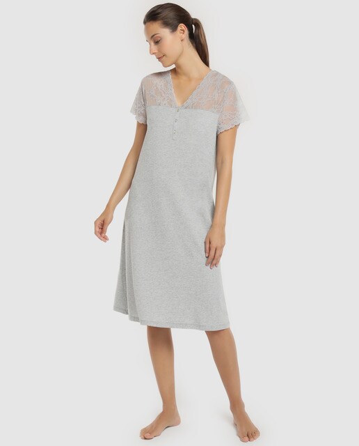 Camisa de dormir curta de mulher cinzenta Camisa de dormir curta de mulher cinzenta