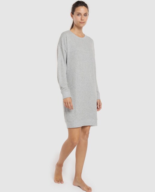 Vestido cinzento de manga comprida