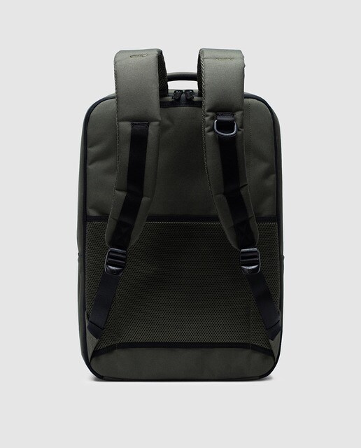 Mochila TRAVEL BACKPACK, verde, con capacidad 22 L Mochila TRAVEL BACKPACK, verde, con capacidad 22 L