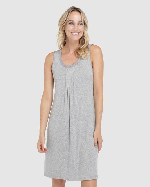 Camisa de dormir curta branca com pregas