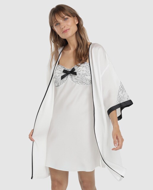 Robe curto branco com renda Robe curto branco com renda