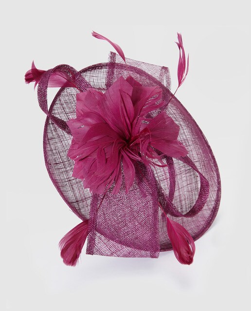 Toucado tipo bandolete El Corte Inglés em tom rosa com adorno a condizer Toucado tipo bandolete El Corte Inglés em tom rosa com adorno a condizer