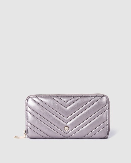 Carteira grande de mulher Gloria Ortiz Sasha em tom prateado com fecho de correr Carteira grande de mulher Gloria Ortiz Sasha em tom prateado com fecho de correr