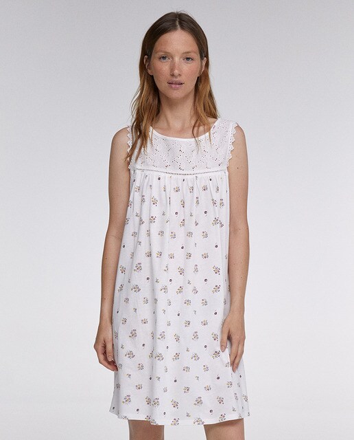 Camisa de dormir curta estampada com renda