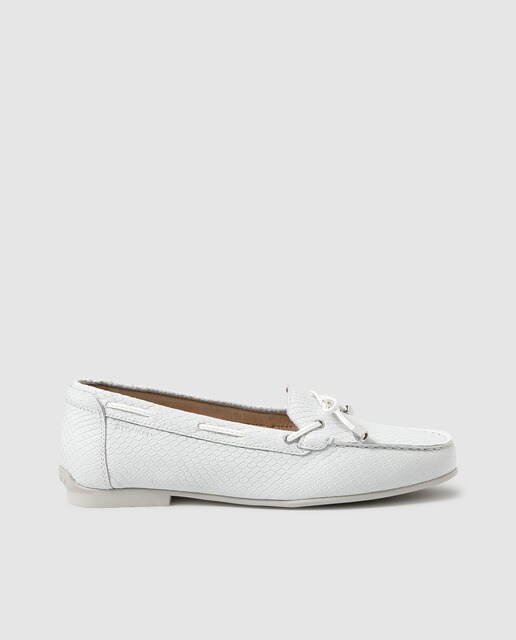 Mocassins em pele gravada brancos
