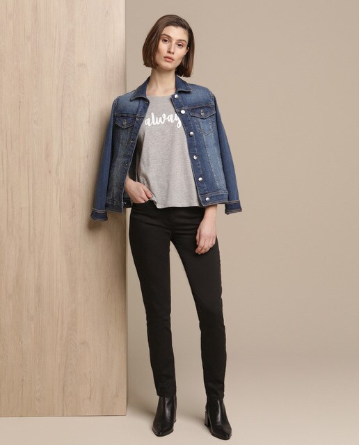 Calças skinny de mulher com cinco bolsos Calças skinny de mulher com cinco bolsos