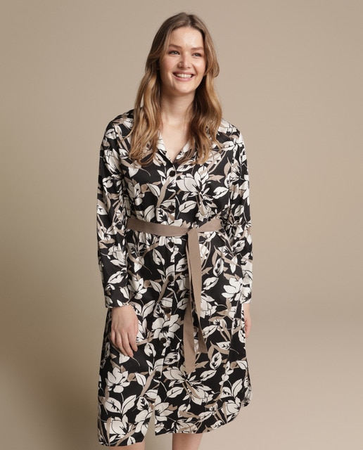 Vestido estampado tamanhos grandes com cinto Vestido estampado tamanhos grandes com cinto