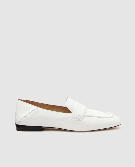 Mocassins em pele brancos