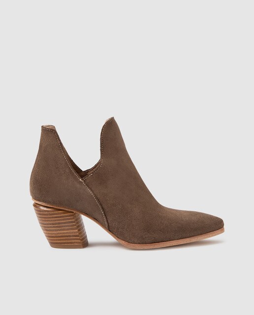 Botins de mulher Gloria Ortiz em pele cor de toupeira
