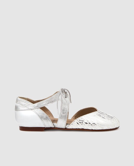 Sabrinas em pele brancas com atacadores