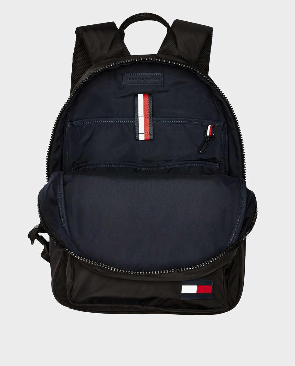 Mochila De Hombre Tommy Hilfiger En Negro Con Cremallera Tommy