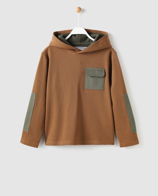 brown hooded t shirt