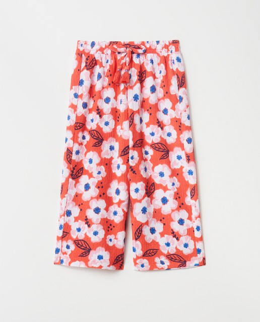 Long wrinkled trousers