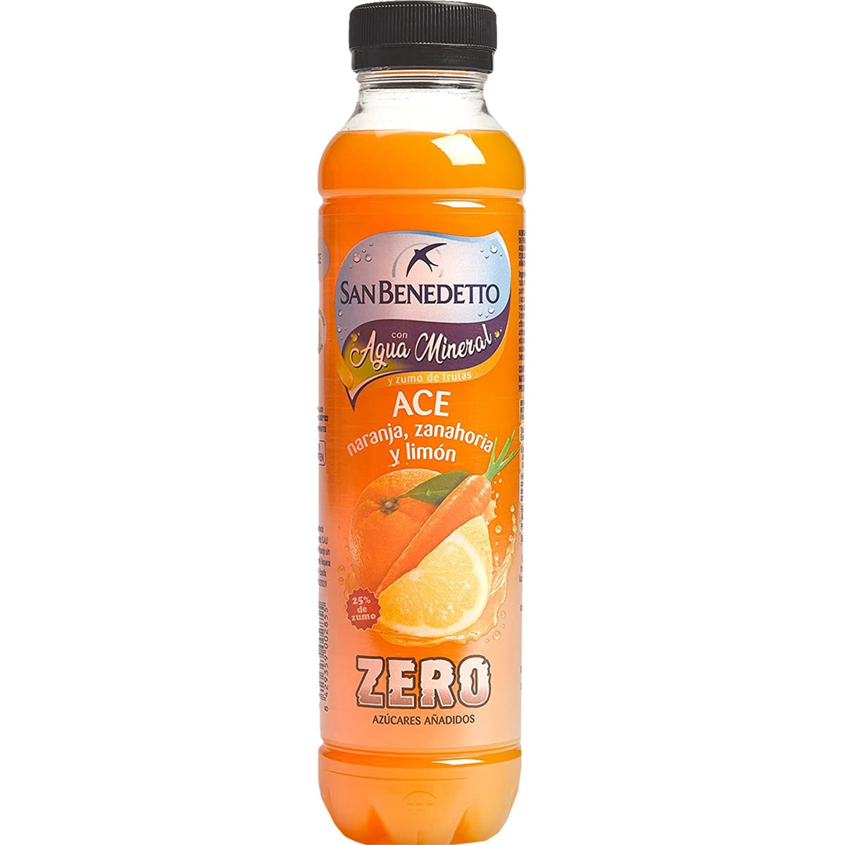 Bebida de agua mineral y zumo ACE naranja zanahoria y limón Zero