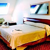 TRYP LEON