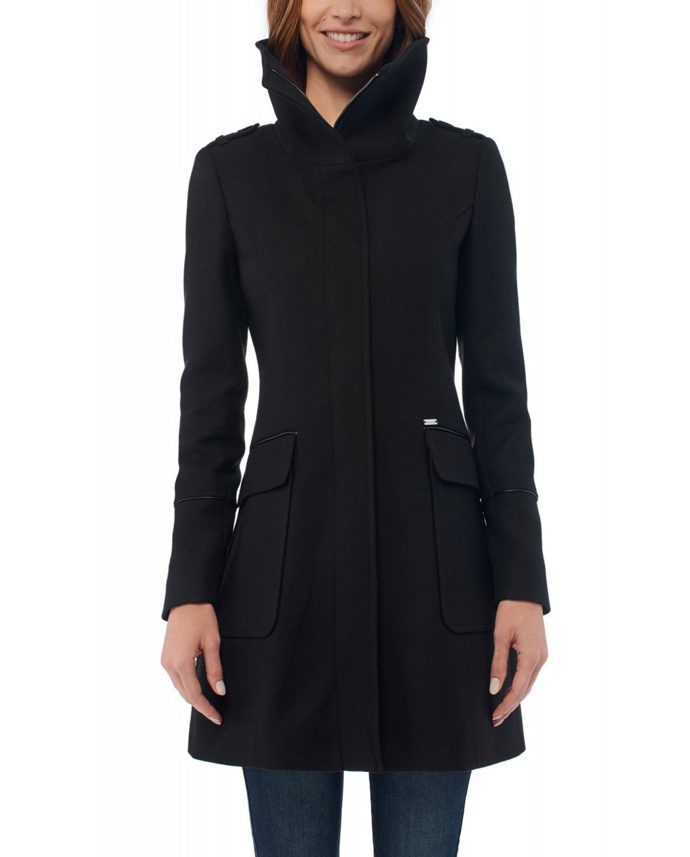 Abrigo de paño de mujer Salsa en color negro con bolsillos grandes