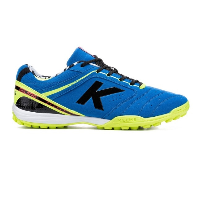 zapatillas de fútbol con tacos