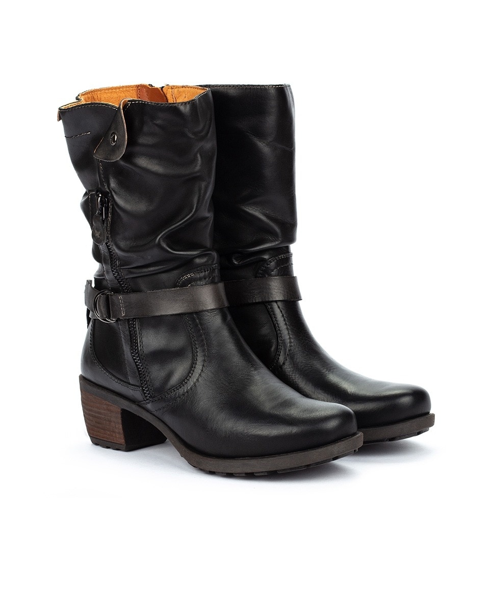 Botas de mujer Pikolinos de piel con cremallera y hebilla decorativa en