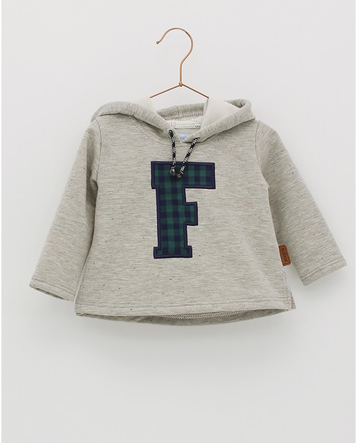 sudadera gris niño
