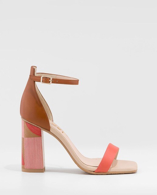 Zapatos invitadas para vestir tus pies