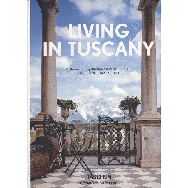 LIVING IN TUSCANY.pdf