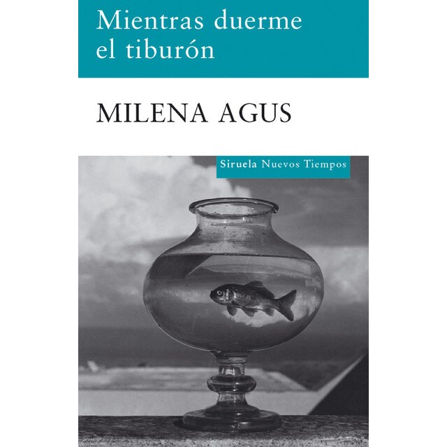Mientras duerme el tiburón.pdf