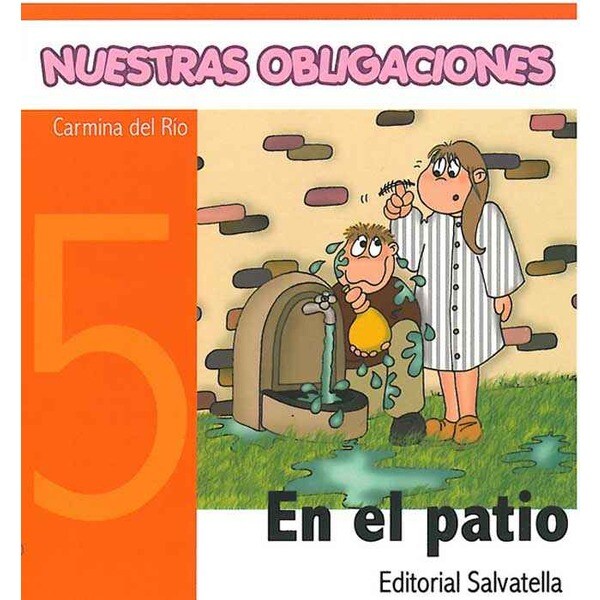 En el patio (Tapa blanda)
