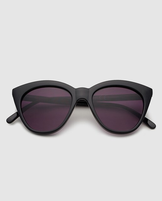 Gafas de sol con montura en color negro mate y lente m.
